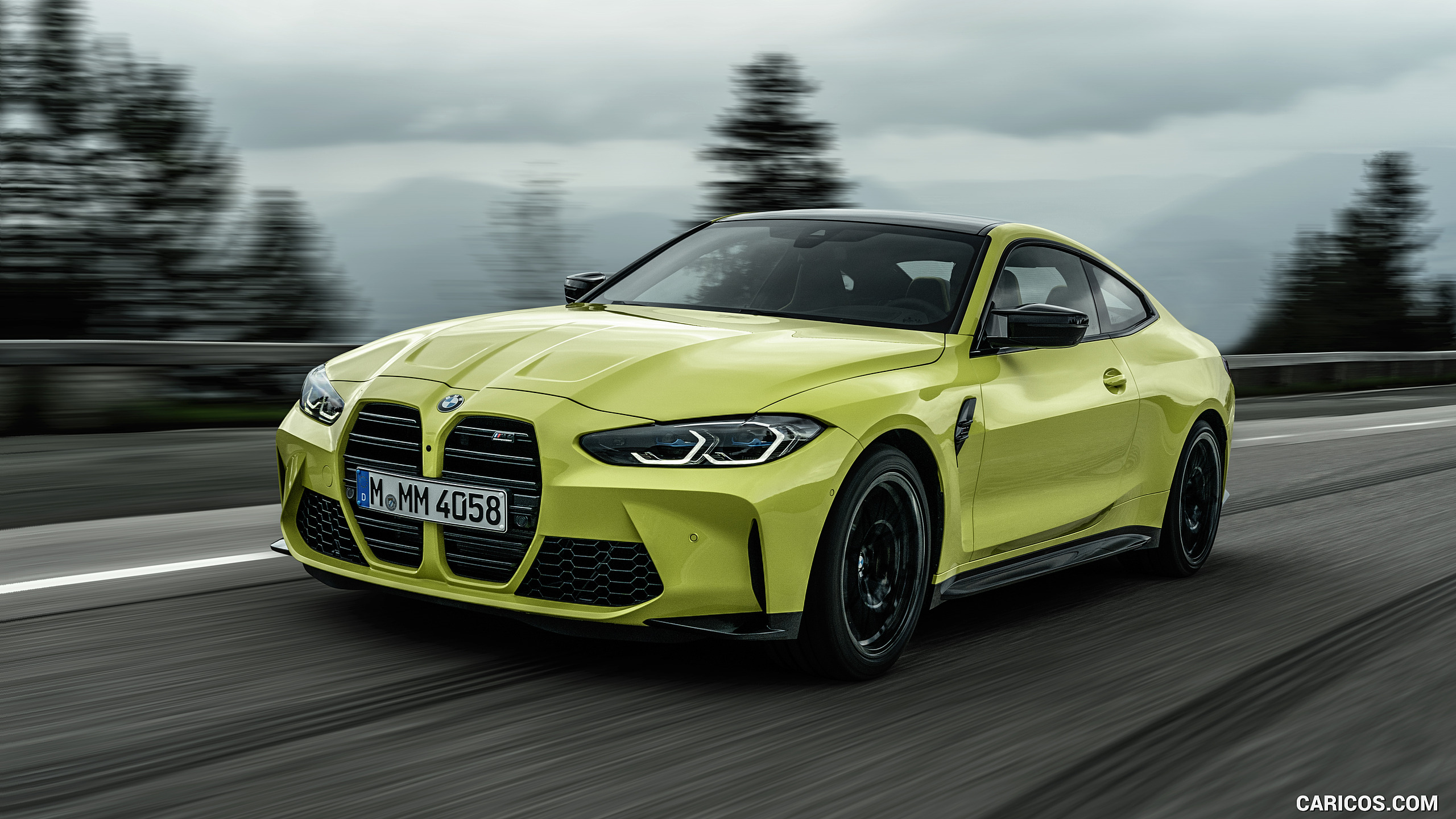 BMW M4 Competition Coupé in Isle of Man Green – Frontansicht