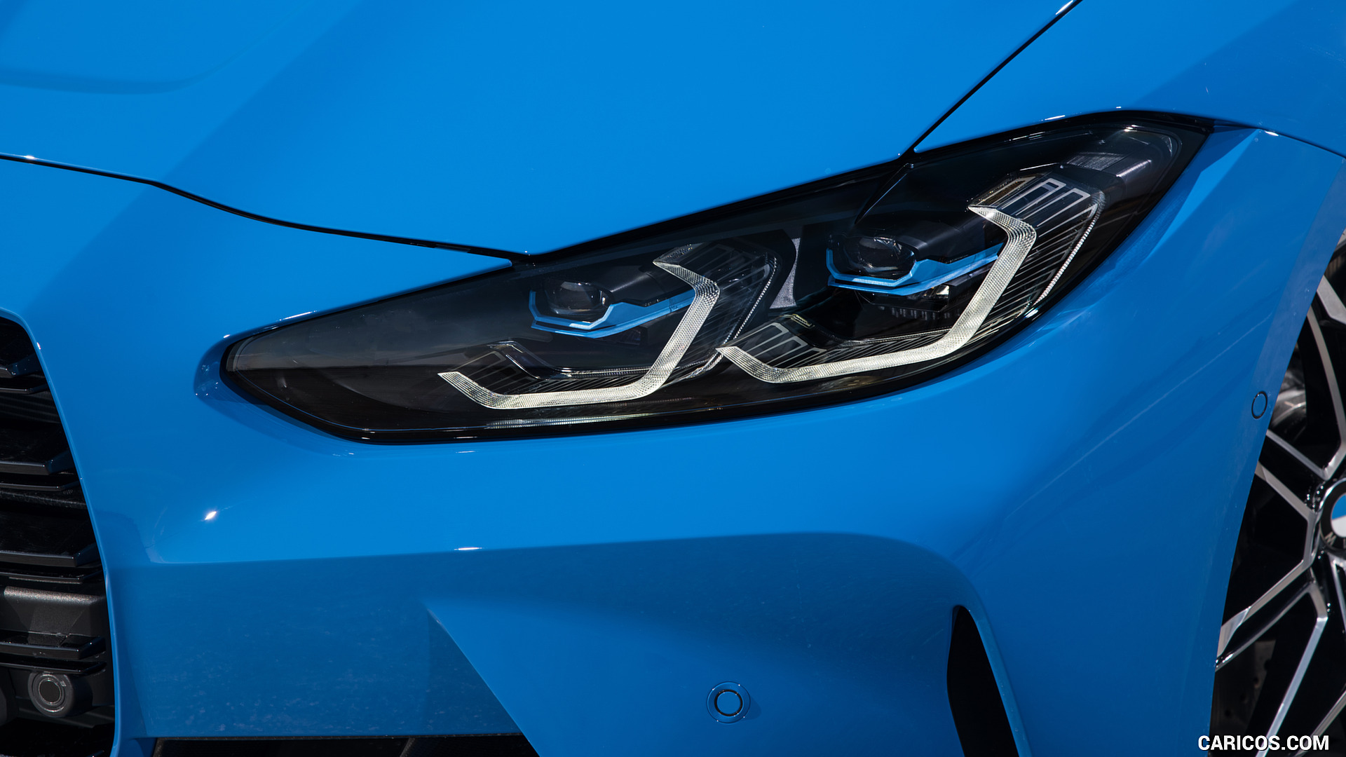 BMW M4 Competition xDrive – Detailaufnahme der LED-Scheinwerfer