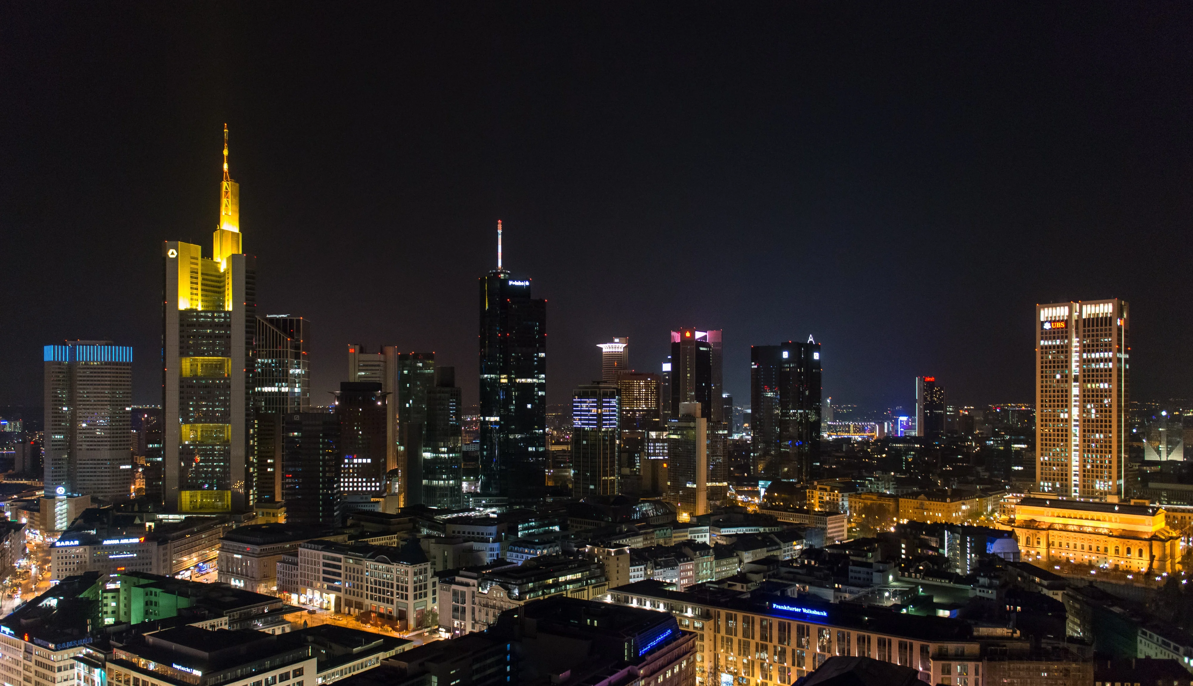 Frankfurter Skyline mit den markanten Bankentürmen