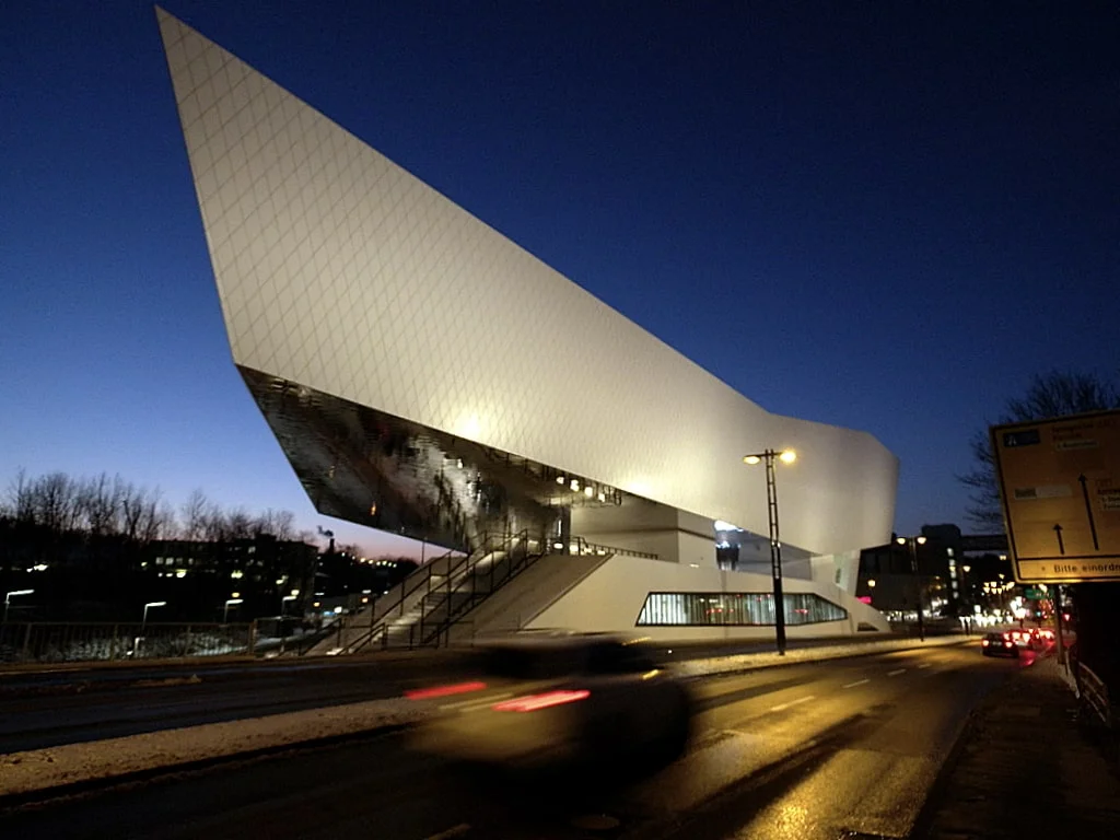 Stuttgart mit dem Mercedes-Benz Museum