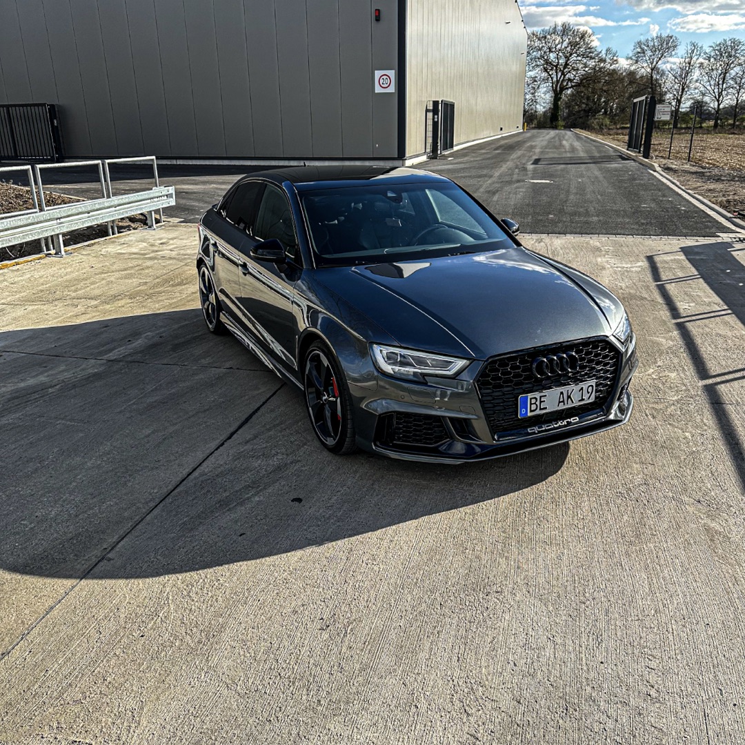 Audi Audi RS 3 mieten in Wallenhorst