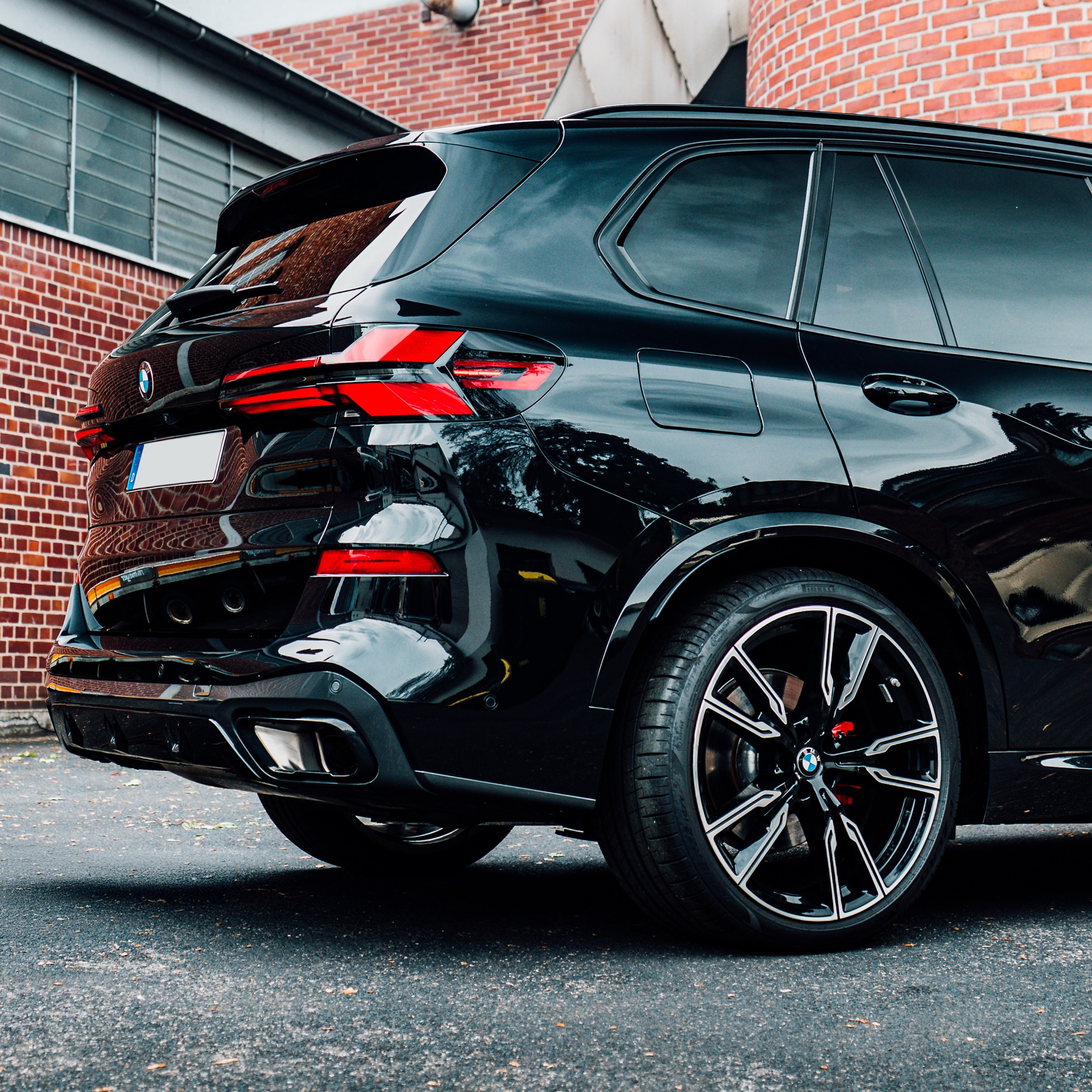 Bmw BMW X5 xDrive mit M-Paket 2025 mieten in Hückeswagen