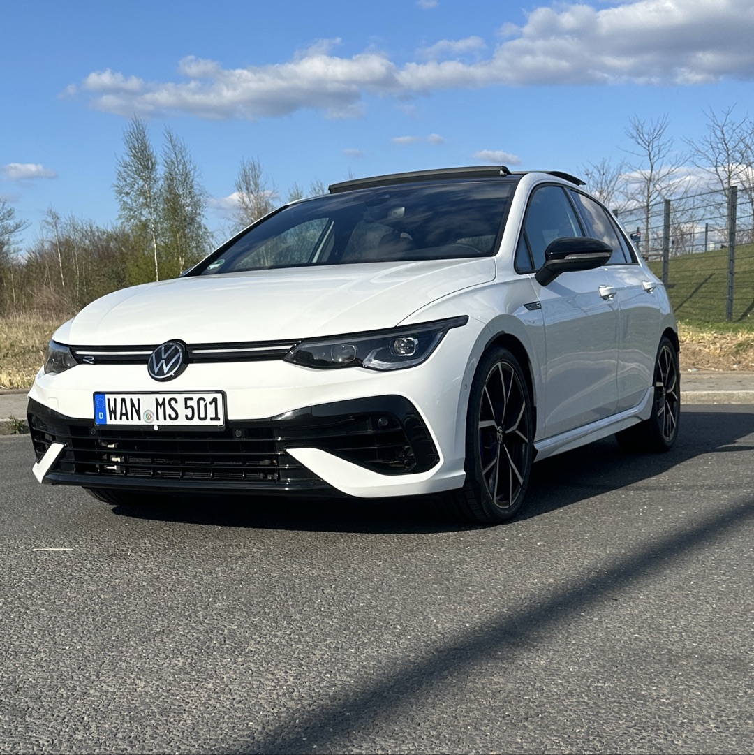 VW VW Golf 8R Performance – Sportlich, leistungsstark & top ausgestattet mieten in Oberhausen