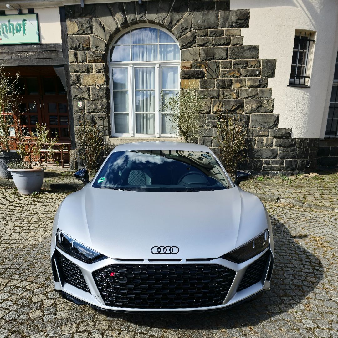 Audi Audi R8 Coupé V10 Performance RWD mieten in Moers