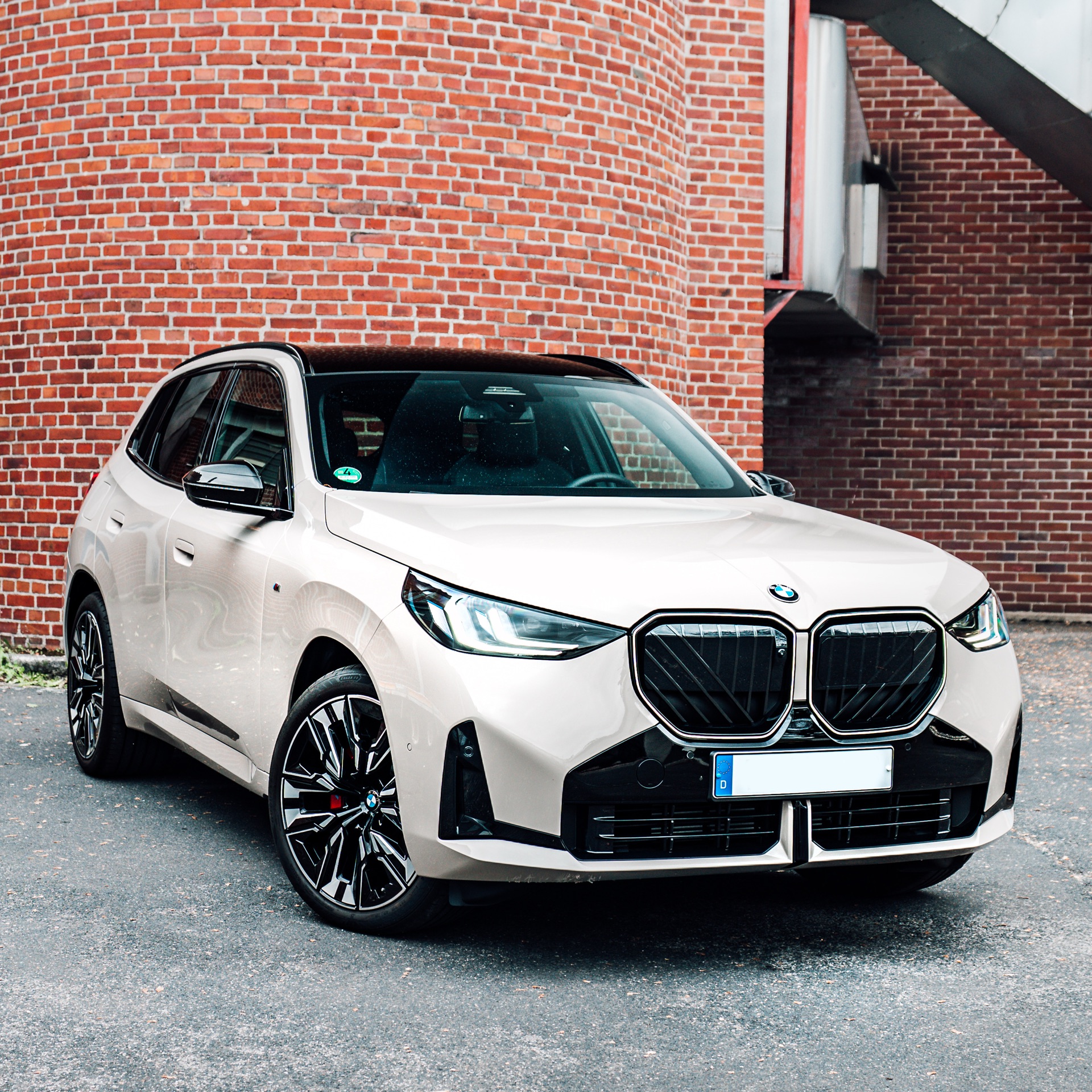 Bmw BMW X3 in Dune Grey mieten in Hückeswagen
