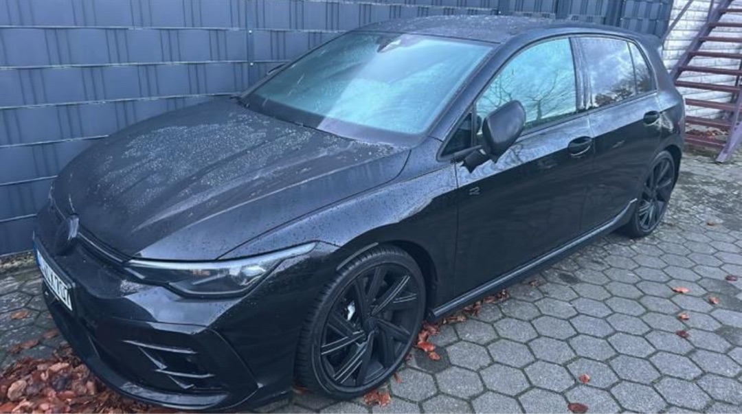 VW Golf R Black 2025 mieten in Rahden