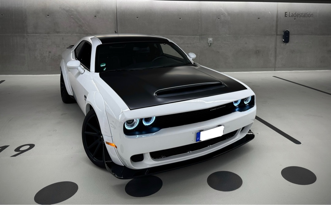 Dodge Dodge Challenger V8 Laut! ab 18 | +50KM FÜR NEUKUNDEN mieten in Moers
