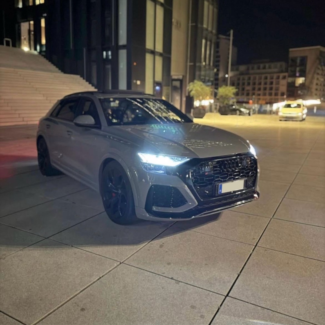 Audi RSQ8