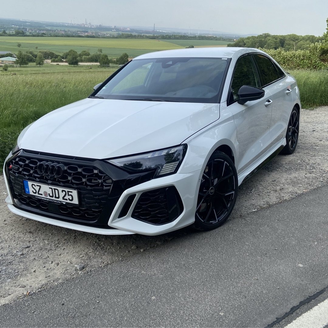 Audi Audi RS3 Limousine mieten in Meine