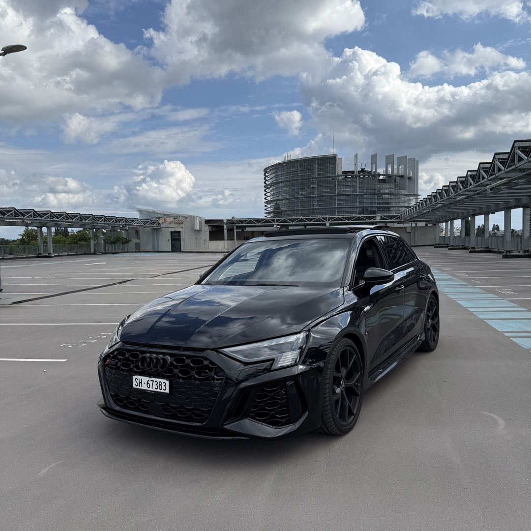 Audi Audi RS3 Sportback mieten in Emmendingen