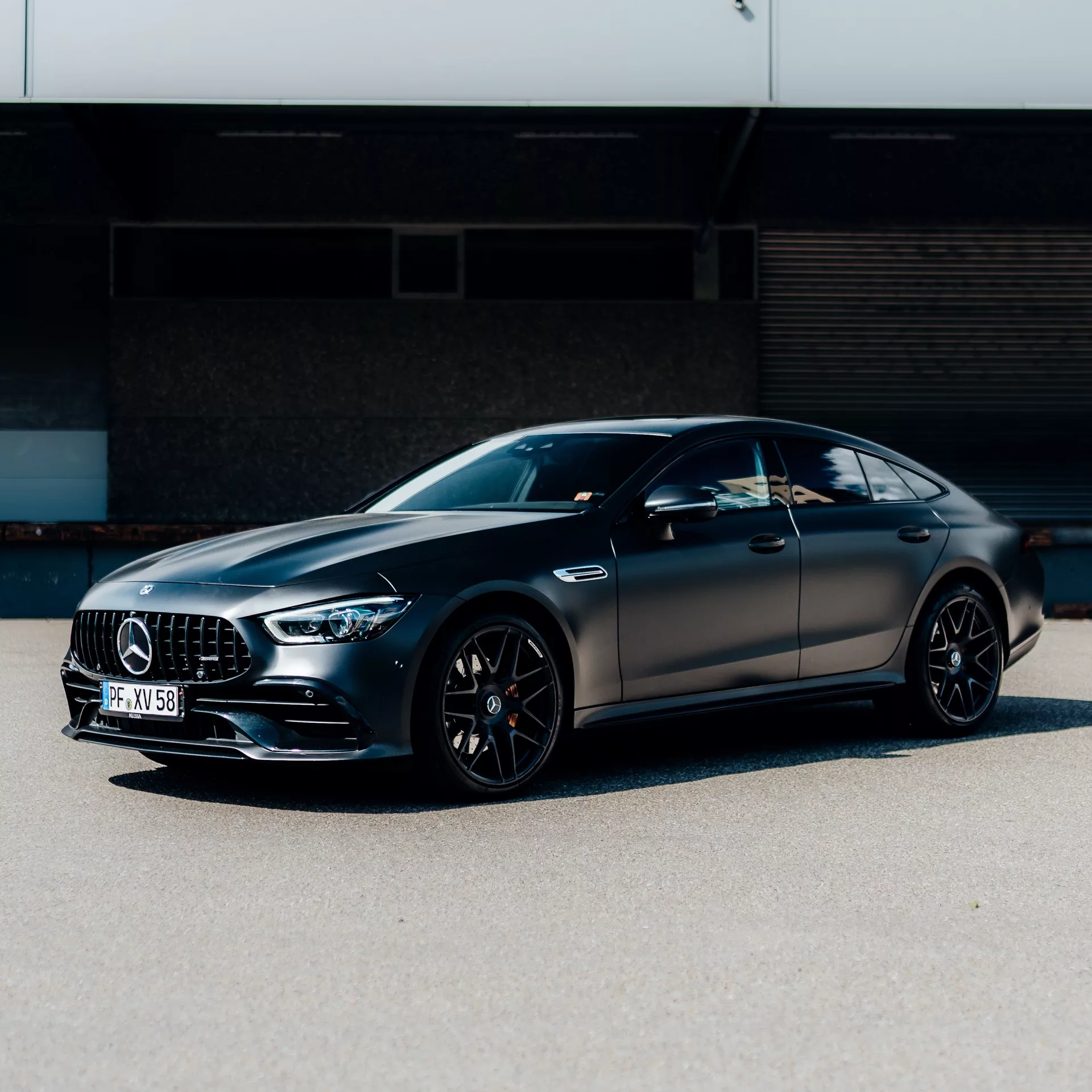 2019 Mercedes AMG GT43 4matic+ mit 367PS, Automatik, 4.6s (0-100) - Mieten in Mühlacker