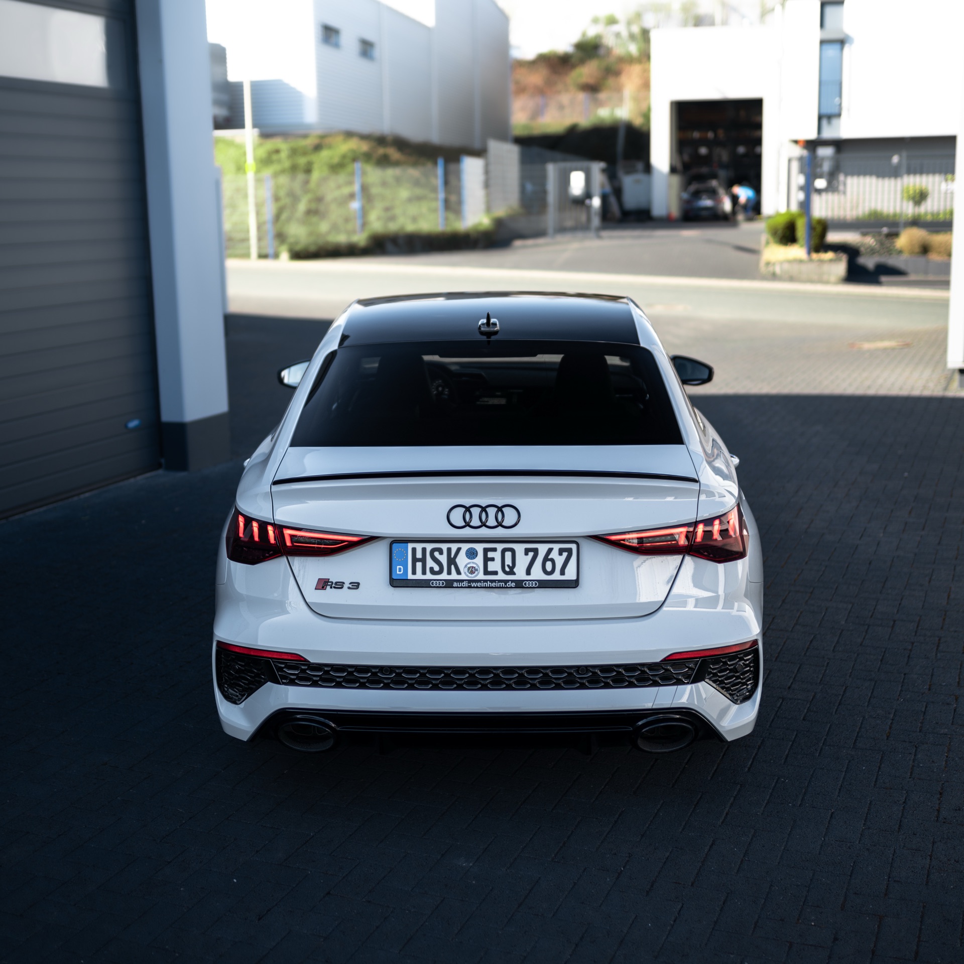 Audi AUDI RS3 LIMOUSINE BLACK & WHITE EDITION mieten in Olsberg