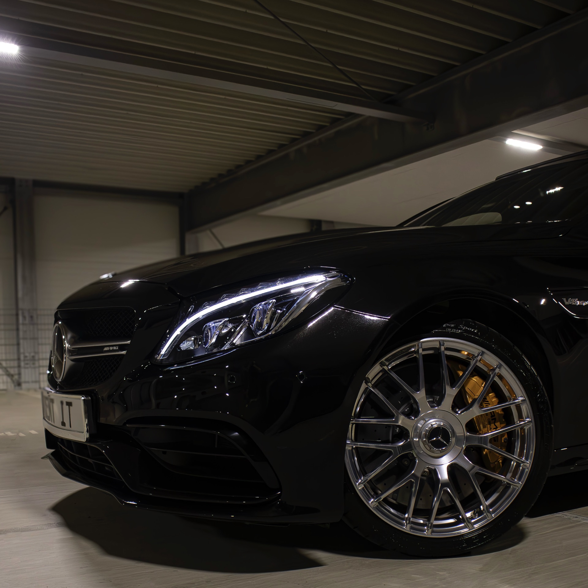 MERCEDES C63s AMG