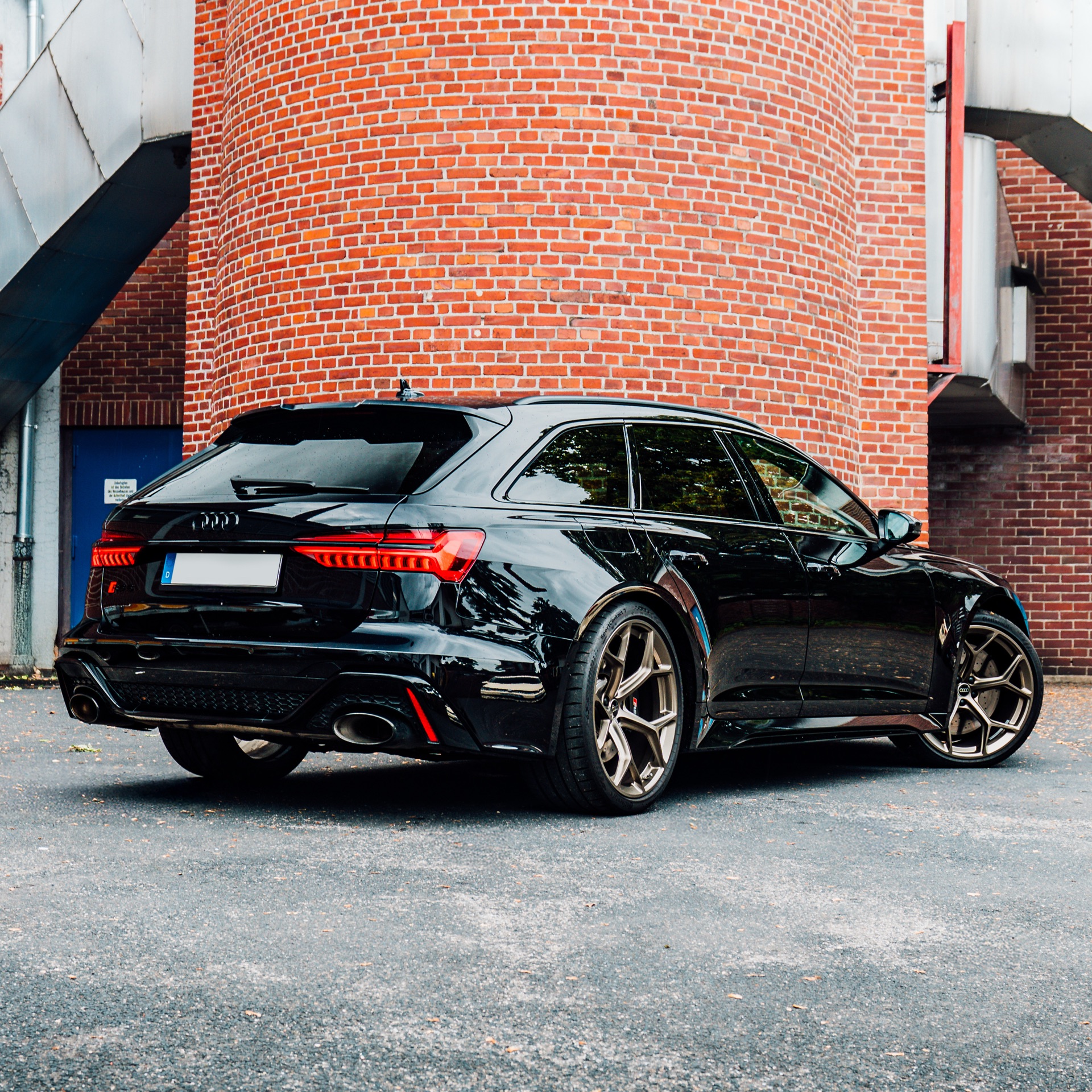 Audi Audi RS6 Performance 2025 mieten in Hückeswagen