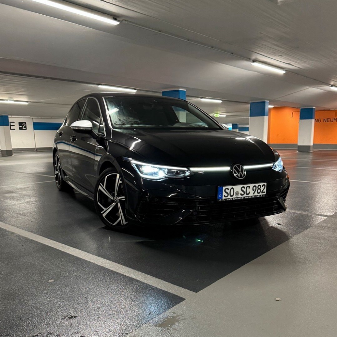 VW Golf 8R mieten in Olsberg