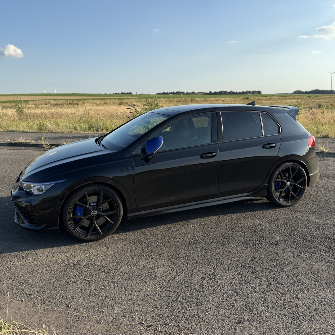 VW GOLF 8 R PERFORMANCE 20Y EDITION mieten in Bedburg