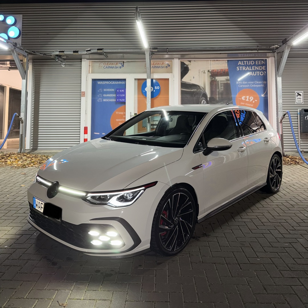 VOLKSWAGEN GOLF 8 GTI