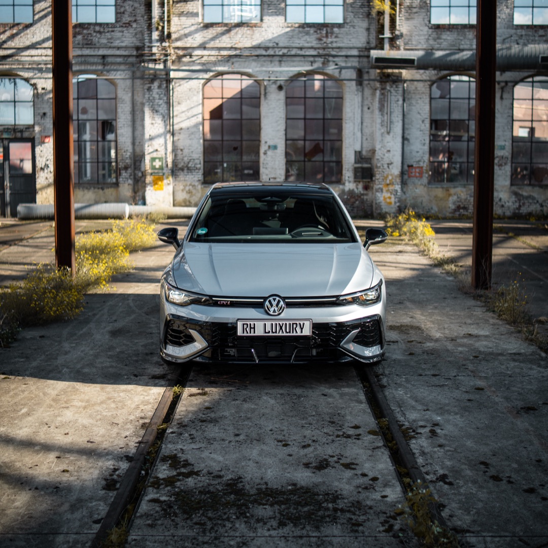 VW Golf 8 Gti Cs mieten in Dreieich