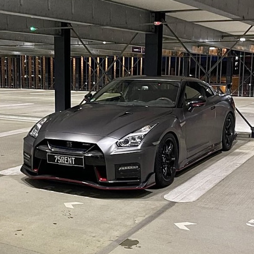 2020 Nissan GTR Nismo mit 600PS, Automatik, 2.8s (0-100) - Mieten in Offenbach am Main
