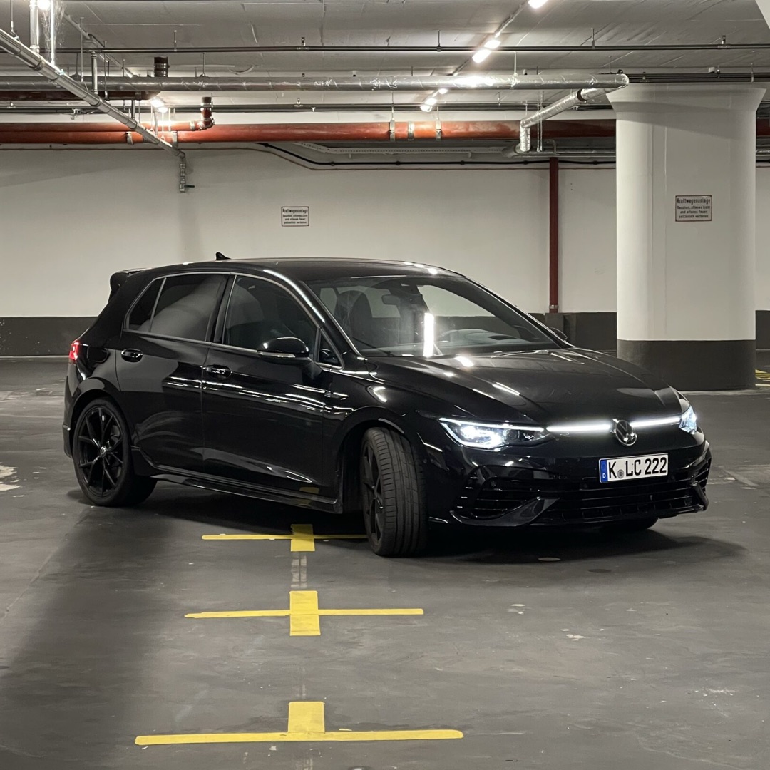 VW VW Golf 8 R Performance mieten in Bedburg