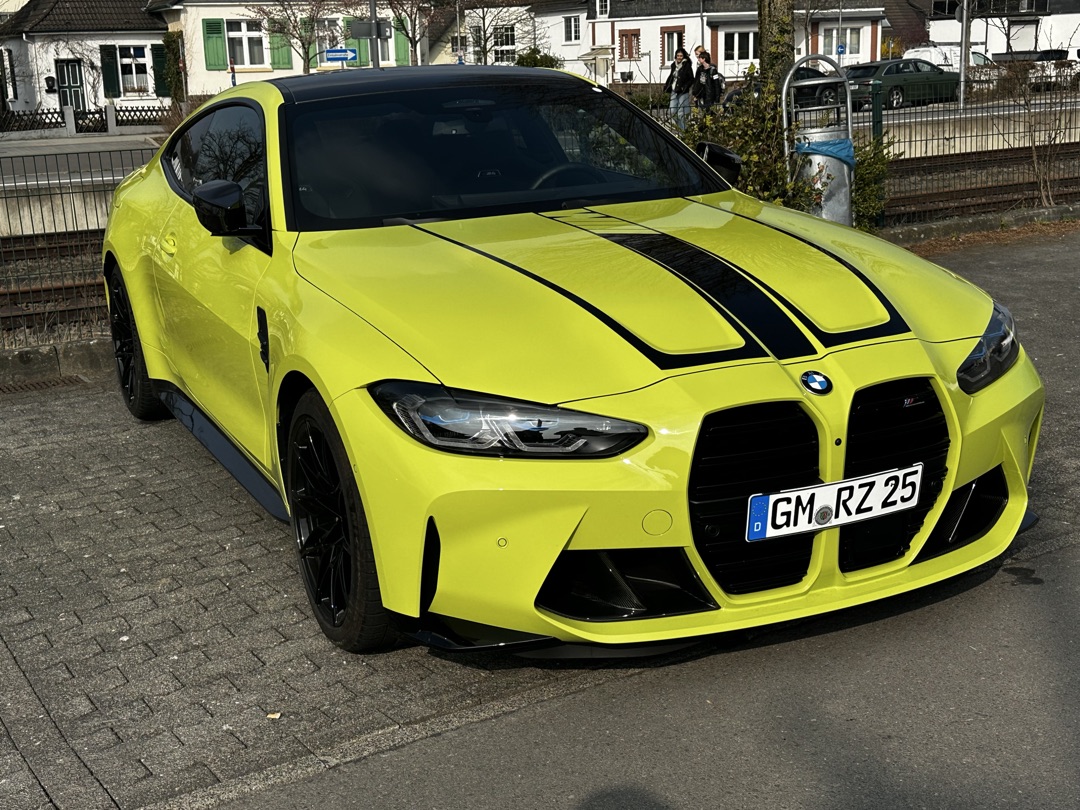 Bmw BMW M4 Competition xDrive mieten in Engelskirchen