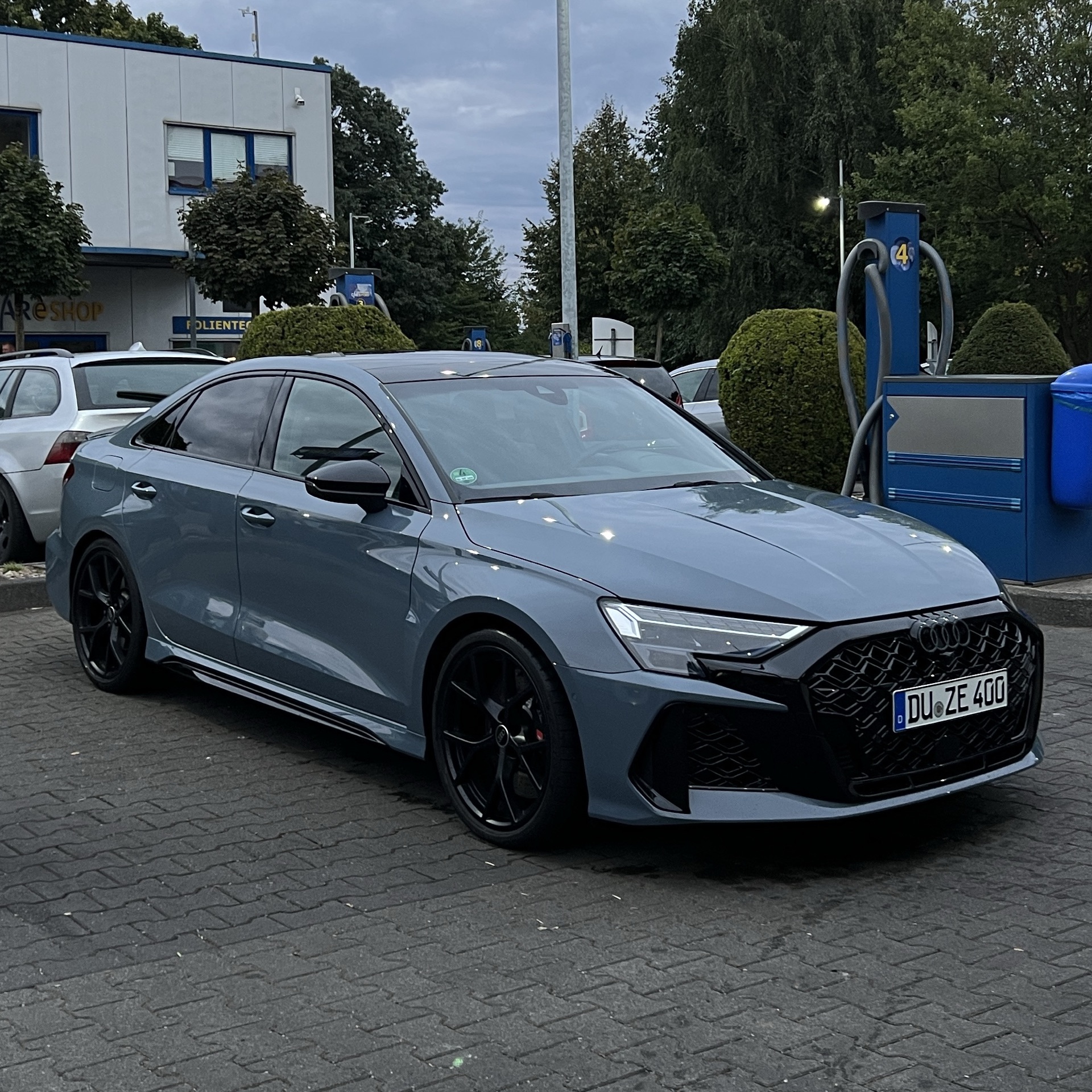 Audi Audi RS3 Limosine (Facelift) 400PS mieten in Oberhausen