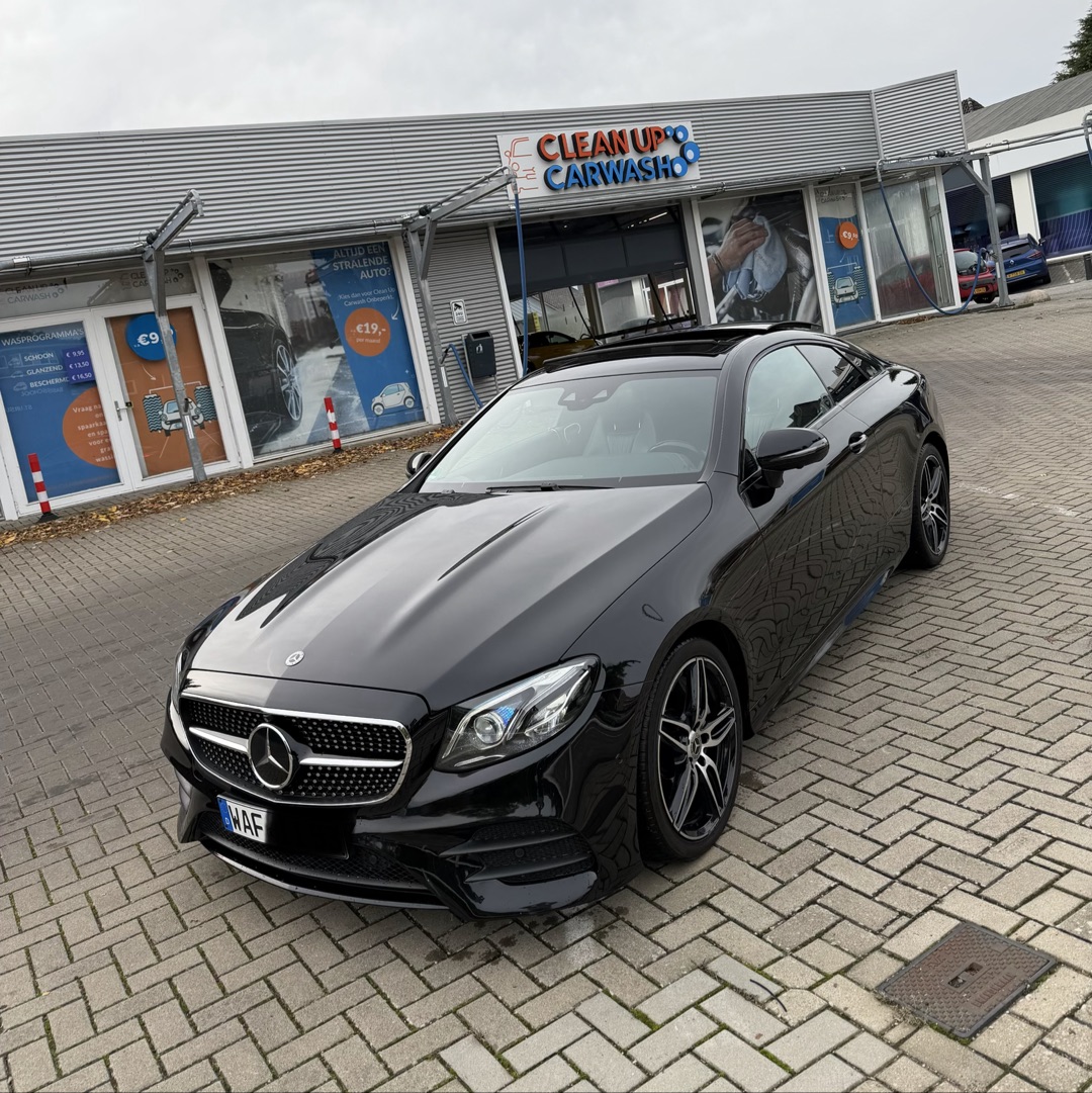 MERCEDES BENZ E300 COUPÉ AMG