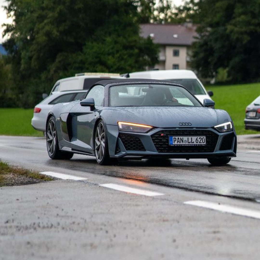 Audi Audi R8 V10 Spyder Performance mieten in Buchhofen